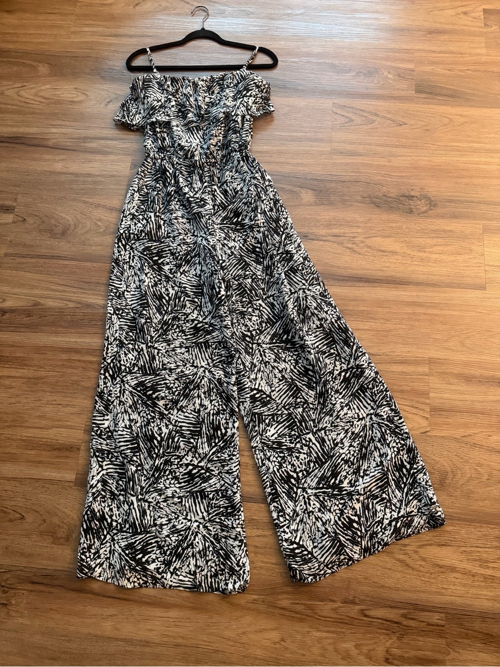 BCBGeneration Black & White Chiffon Wide-Leg Jumpsuit. XS